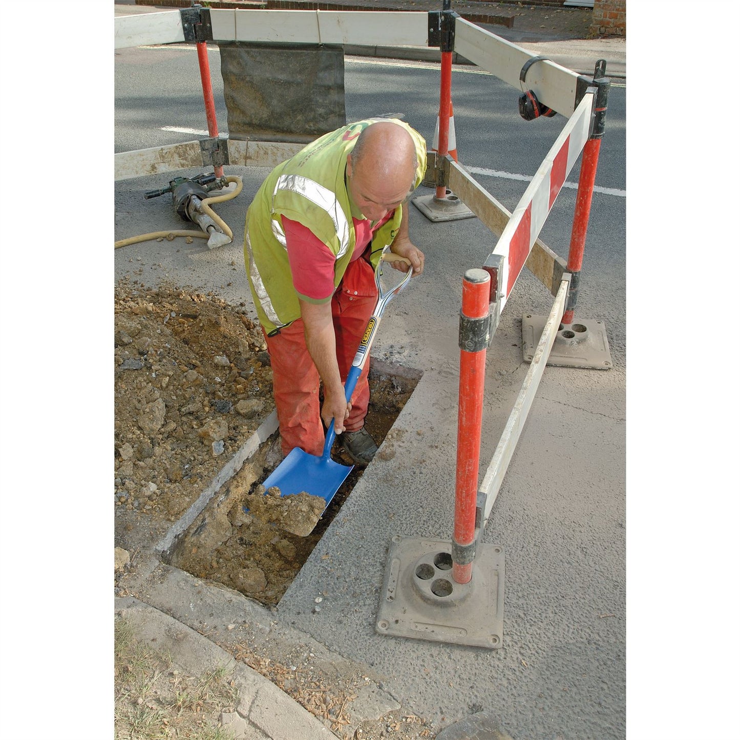 Draper 52956 Expert Contractors Square Mouth No.2 Shovel with Ash Shaft Draper