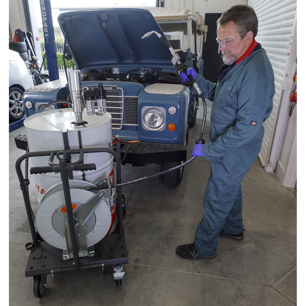 Sealey AK4562D Oil Dispensing System Air Operated with 10m Retractable Hose Reel Sealey