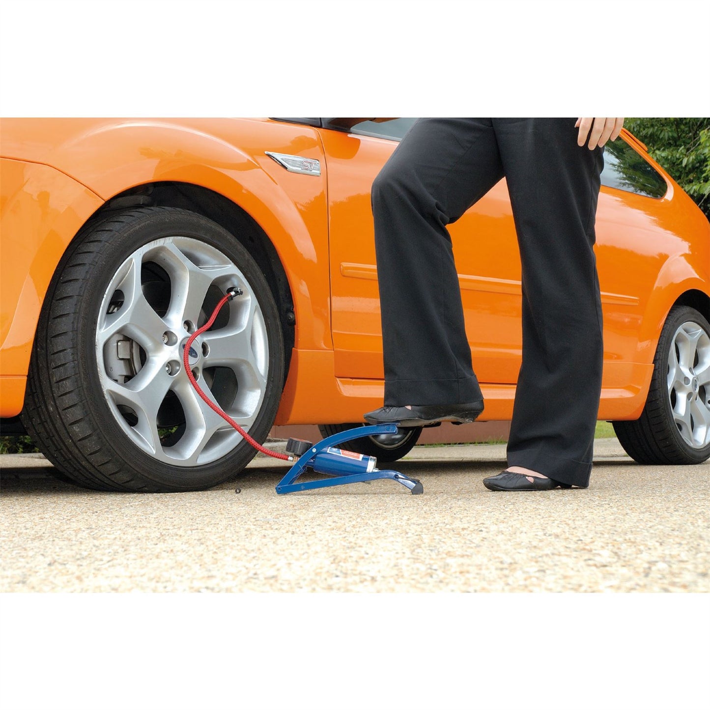 Draper 14172 Single Cylinder Foot Pump with Pressure Gauge Draper