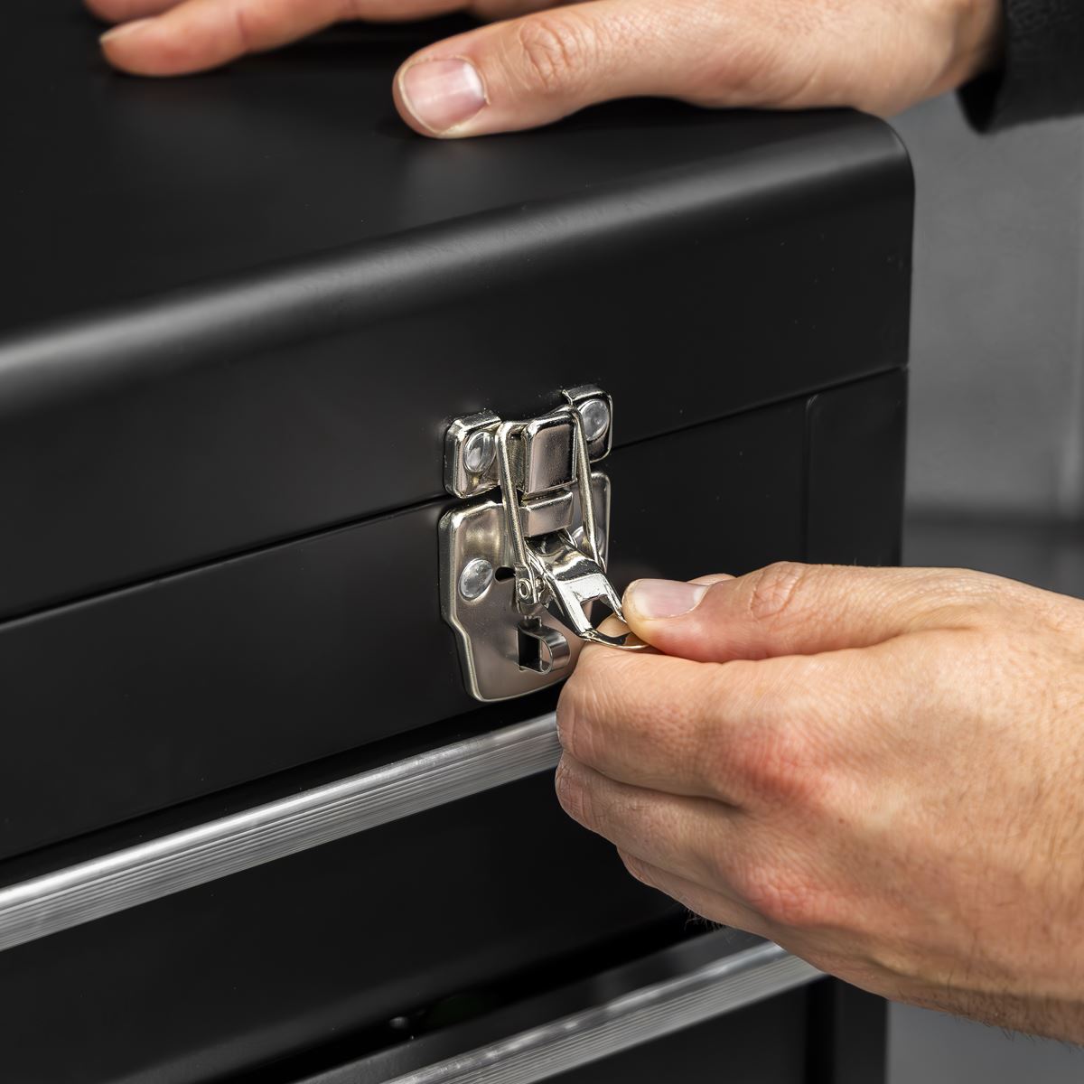 Siegen S01055 Portable Tool Chest 2 Drawer with 90pc Tool Kit Siegen