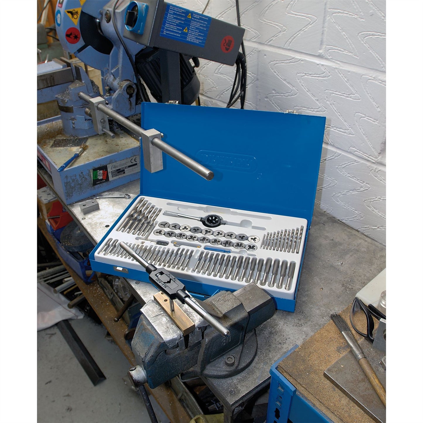 Draper 79205 Combination Tap and Die Set Metric and BSP 76 Piece Draper