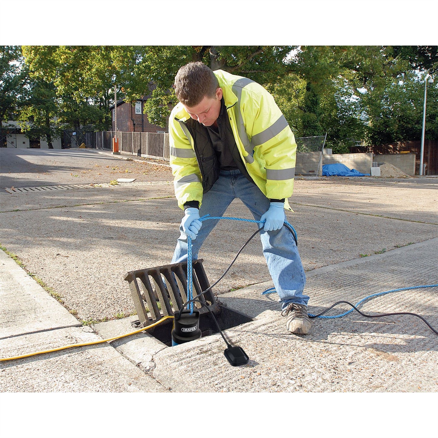 Draper 61621 Submersible Dirty Water Pump with Float Switch 166L/min 550W Draper