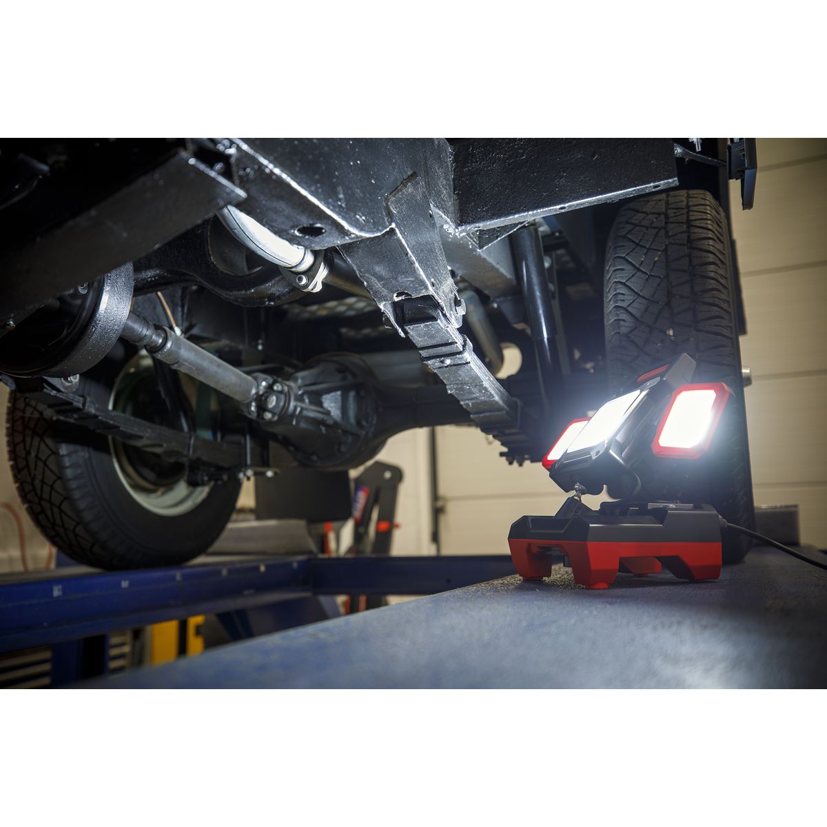 Sealey CP20VWL Cordless 20V SV20 Series 2-in-1 45W SMD LED Worklight - Body Only Sealey