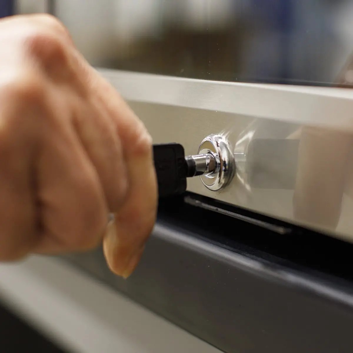 Baridi DH31 Under Counter Wine/Drink/Beverage Cooler/Fridge Built-In Thermostat Energy Class E 85 Litre - Stainless Steel Baridi