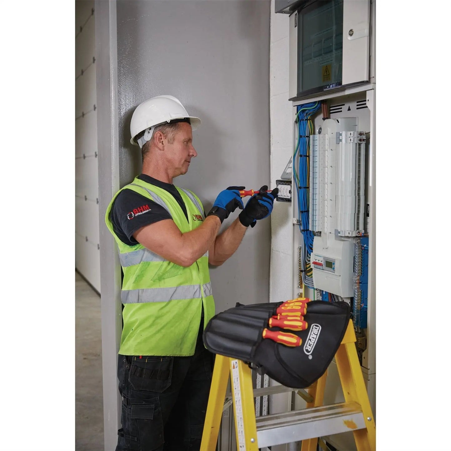 Draper 02160 XP1000® VDE Slimline Plain Slot Screwdriver 4.0 x 100mm Draper