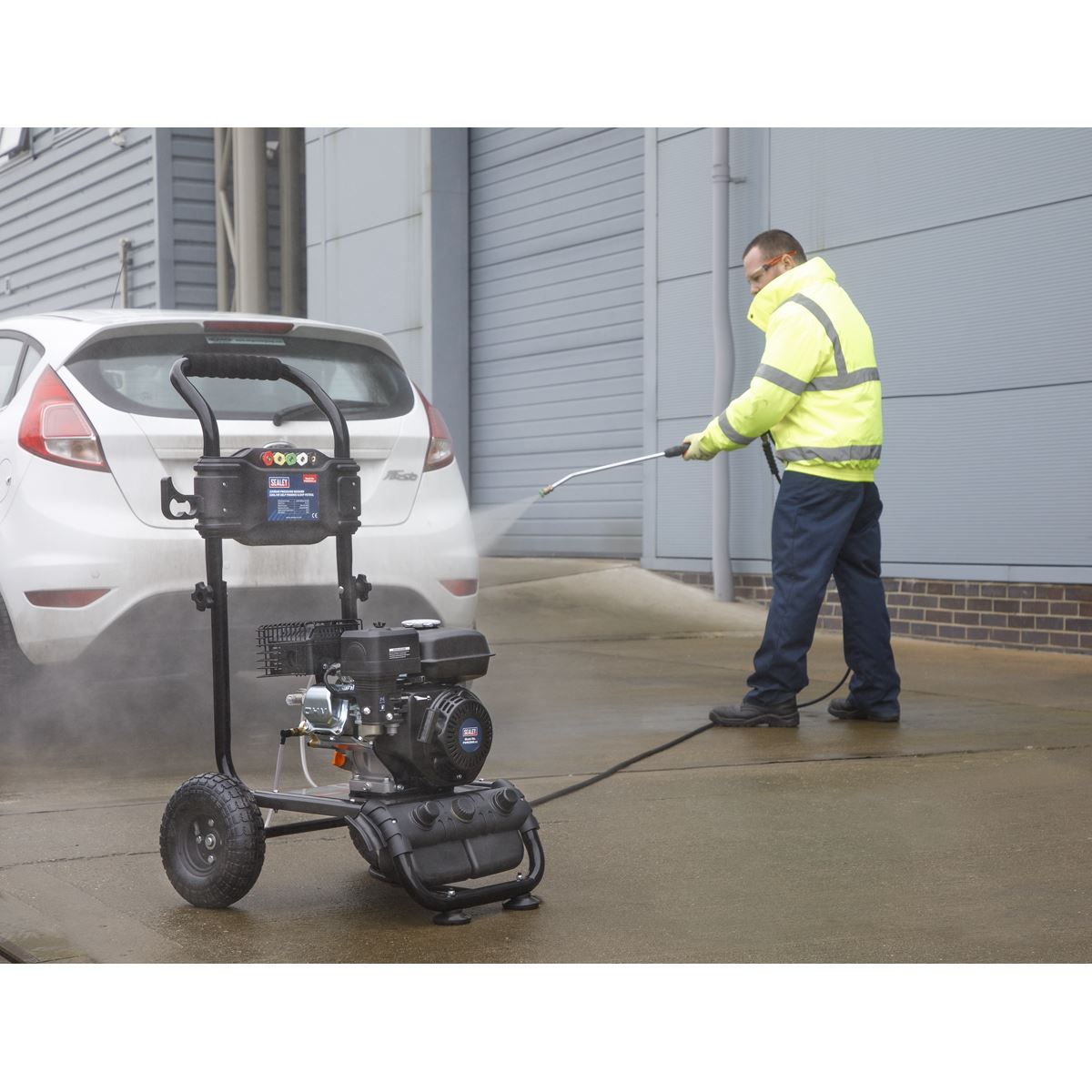 Sealey PWM2500 Pressure Washer 220bar 540L/hr 6.5hp Petrol Sealey