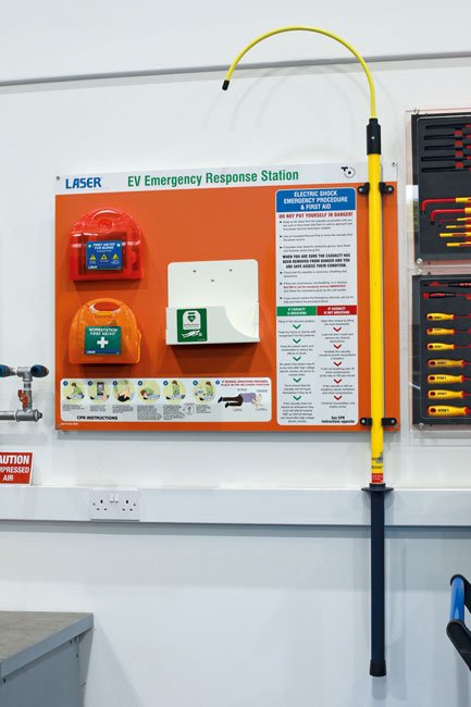 Laser Tools 8970 EV Emergency Response Station c/w Electric Burns Kit, First Aid Kit, Bracket for Defibrillator Laser Tools