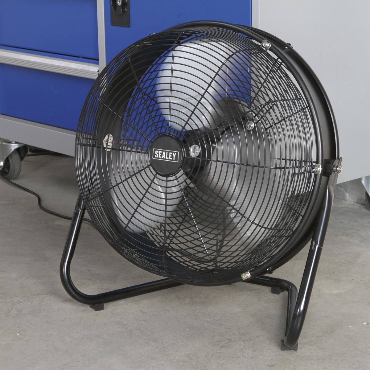 Sealey HVF18IS Industrial High Velocity Floor Fan with Internal Oscillation 18" Sealey