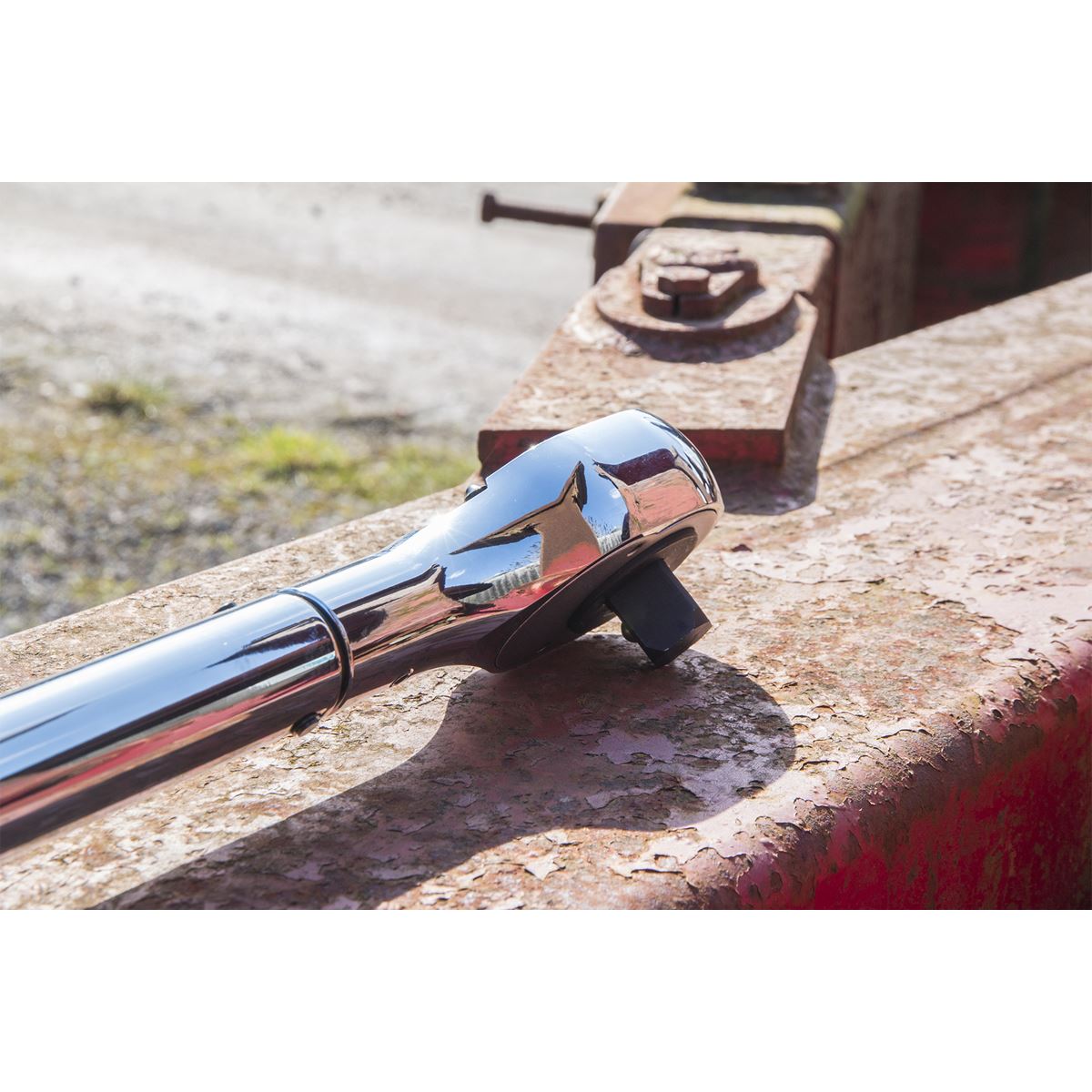 Sealey STW601 Torque Wrench 3/4"Sq Drive 237-983Nm(150-750lb.ft) Push-Through Calibrated Sealey