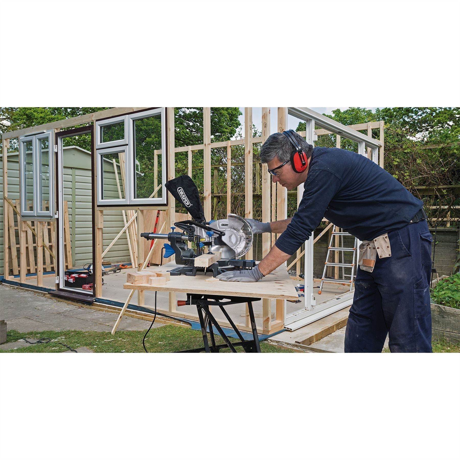 Draper 83677 230V Sliding Compound Mitre Saw with Laser Cutting Guide 210mm 1500W Draper