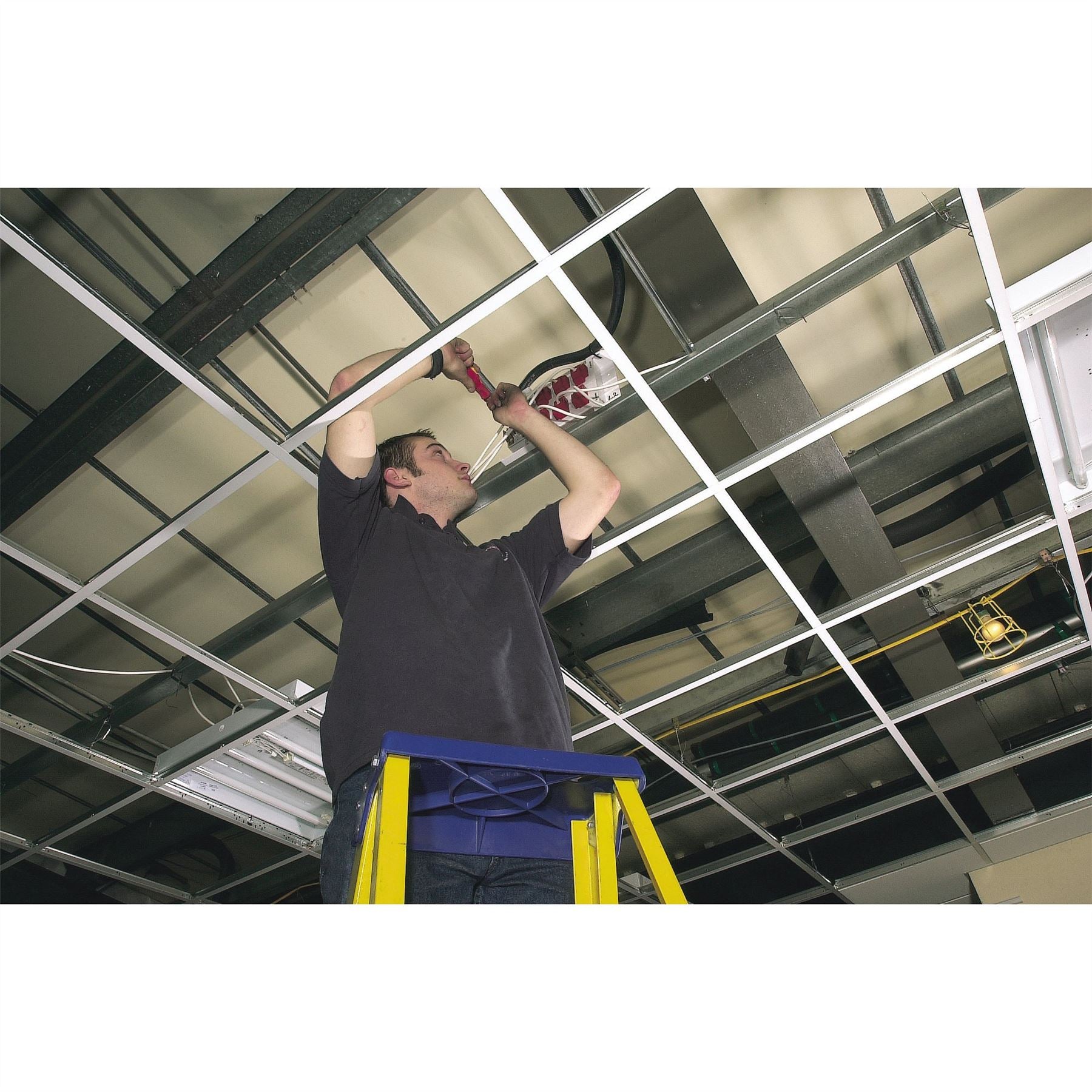 Draper 69223 VDE Approved Fully Insulated Cross Slot Screwdriver No.2 x 100mm Draper