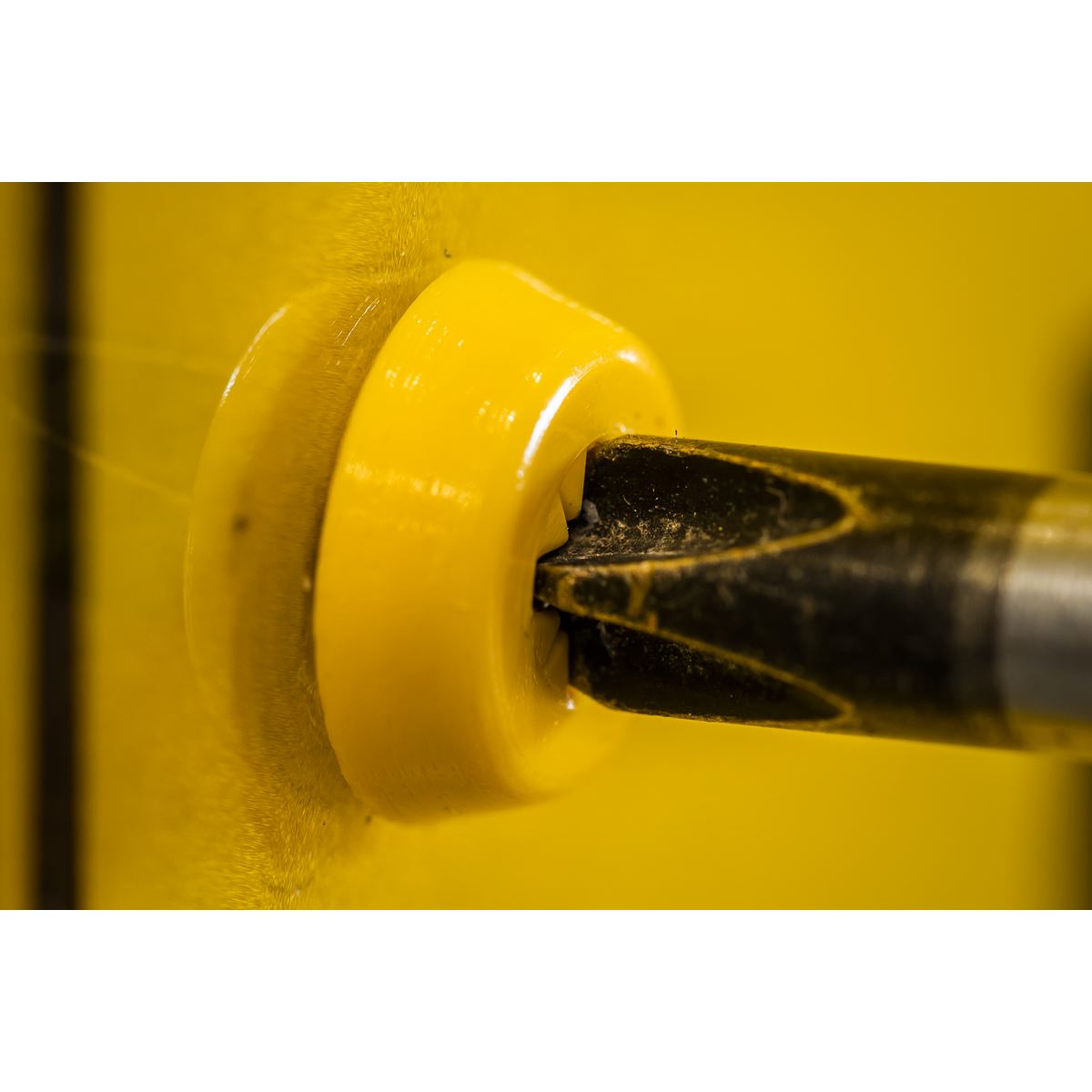 Sealey AB195NP Numberplate Screw Assortment 195pc 4.8mm x 18mm - Plastic Enclosed Head Sealey