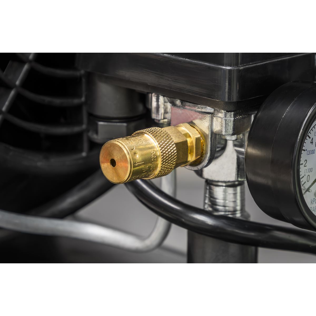 Sealey SAC10030VEKIT Air Compressor 100L Direct Drive 3hp & Air Accessory Kit Sealey