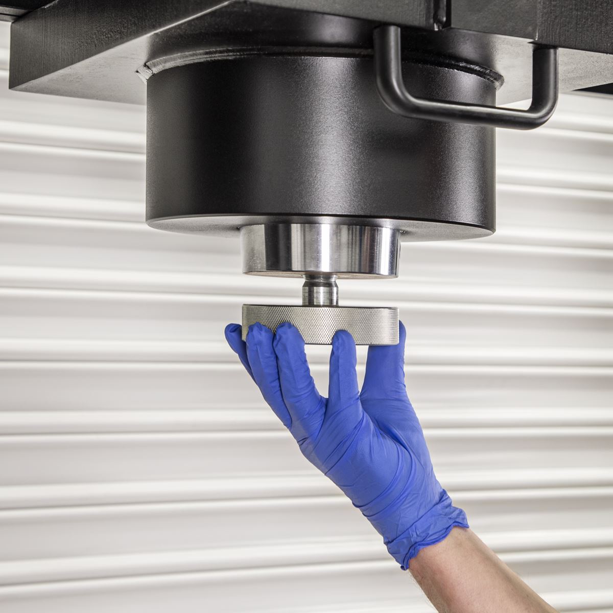 Sealey PPF100S Viking Floor Type Air/Hydraulic Press with Sliding Ram & Foot Pedal 100 Tonne Sealey