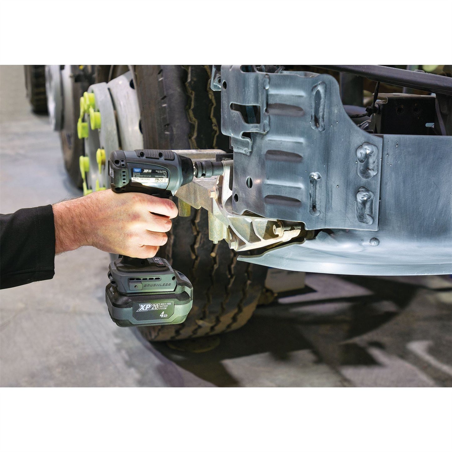 Draper 98962 XP20 20V Brushless Impact Wrench 1/2" Sq. Dr. 300Nm 2 x 4.0Ah Batteries 1 x Fast Charger Draper