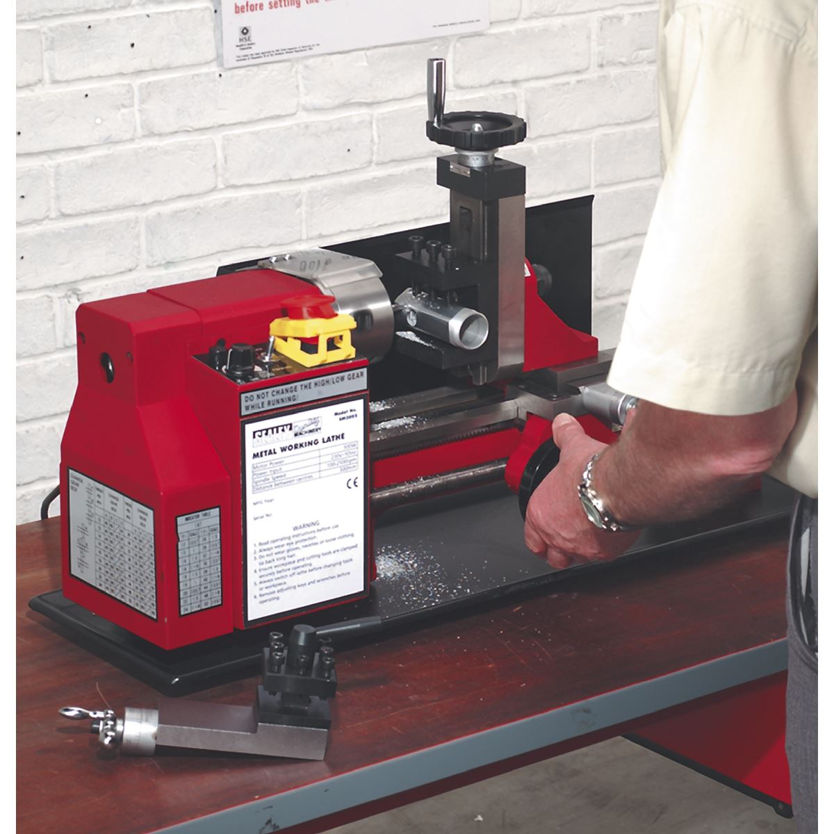 Sealey SM3002 Metalworking Lathe 300mm Between Centres Sealey