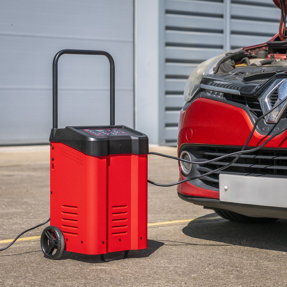 Sealey SUPERSTART200D 12/24V Starter 200A/Automatic Battery Charger 60A Sealey