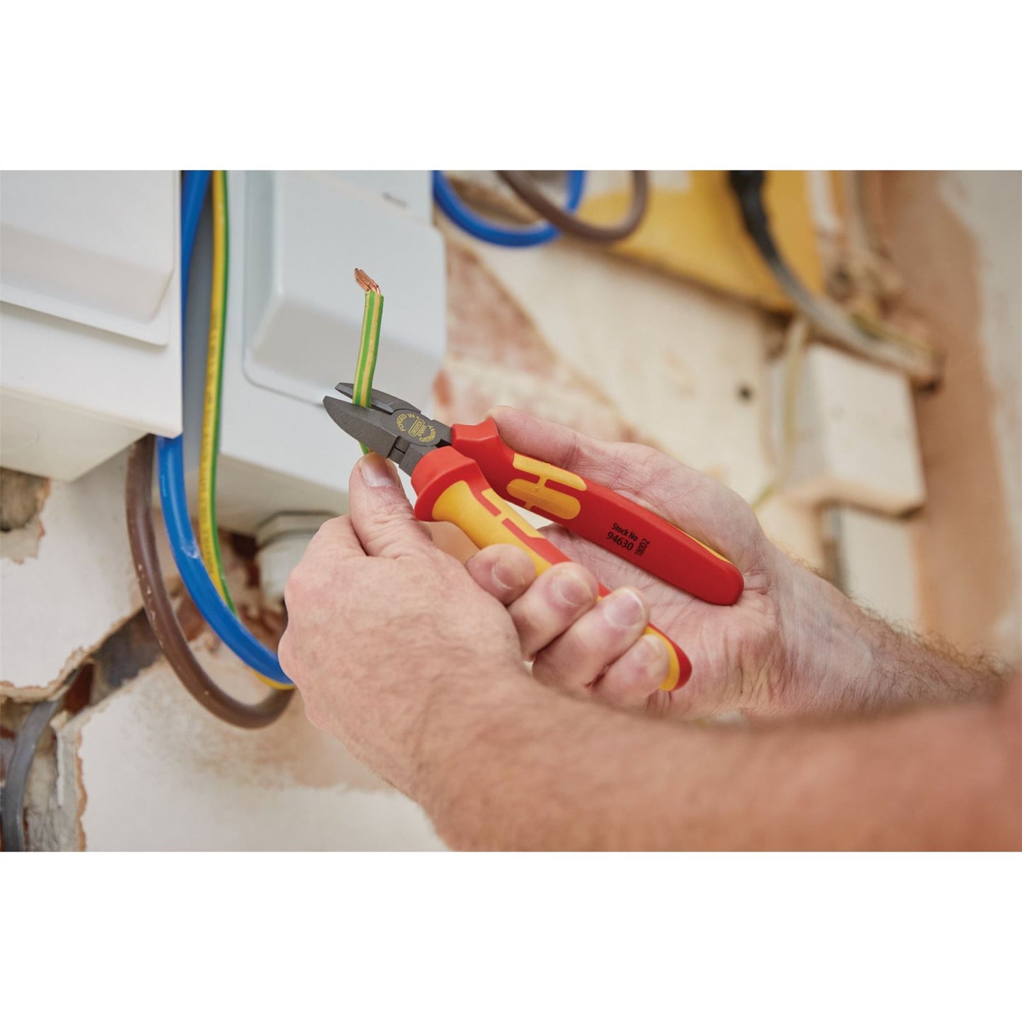 Draper 99061 XP1000® VDE Combination Pliers 160mm Tethered Draper