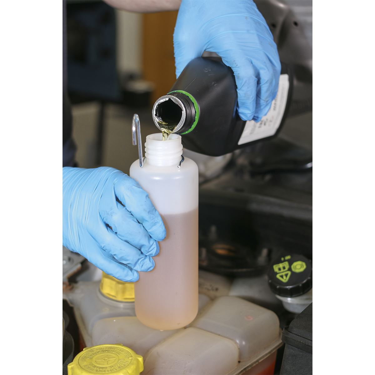 Sealey VS1205 Brake & Clutch Bleeder Sealey