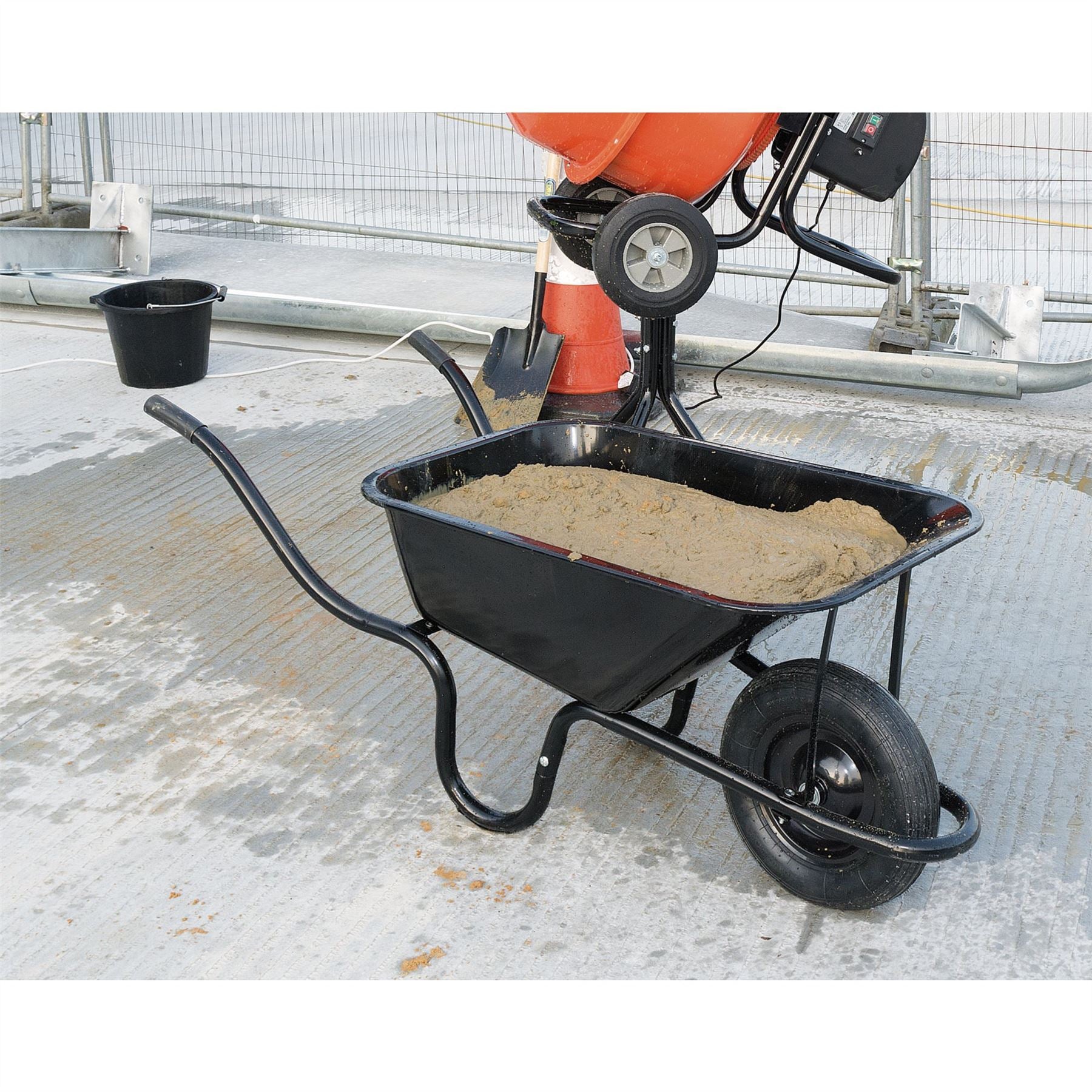 Draper 82755 Metal Tray Contractors Wheelbarrow 85L Draper