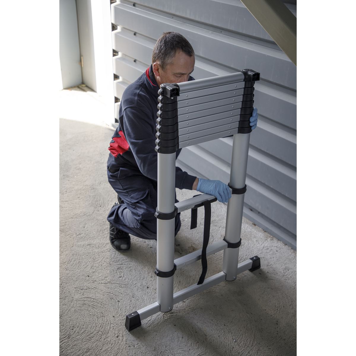 Sealey ATL11 Aluminium Telescopic Ladder 11-Tread EN 131 Sealey