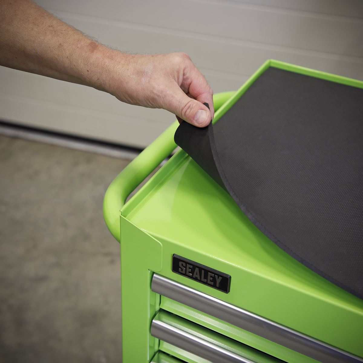 Sealey AP556CSHV Rollcab 3 Drawer & Utility Seat Sealey