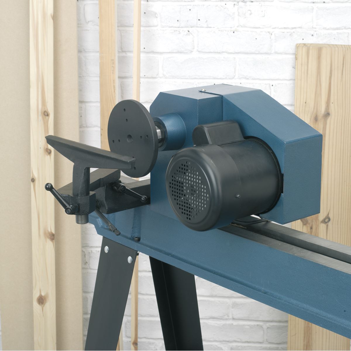 Sealey SM1100 Wood Lathe 10-Speed 1100mm Centres Sealey