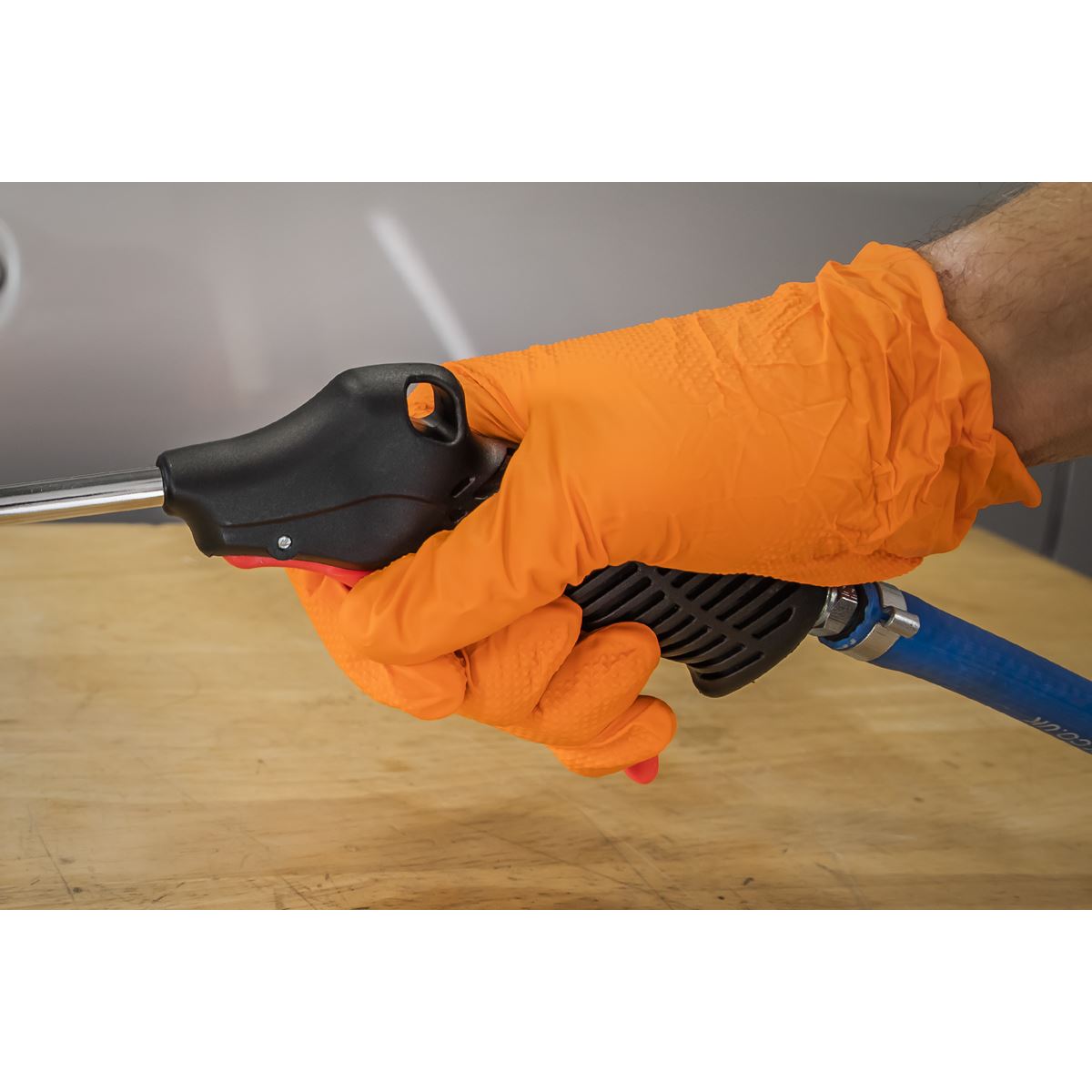 Sealey SA9131 Air Blow Gun 100mm with 1/4"BSP Air Inlet & Safety Nozzle Sealey