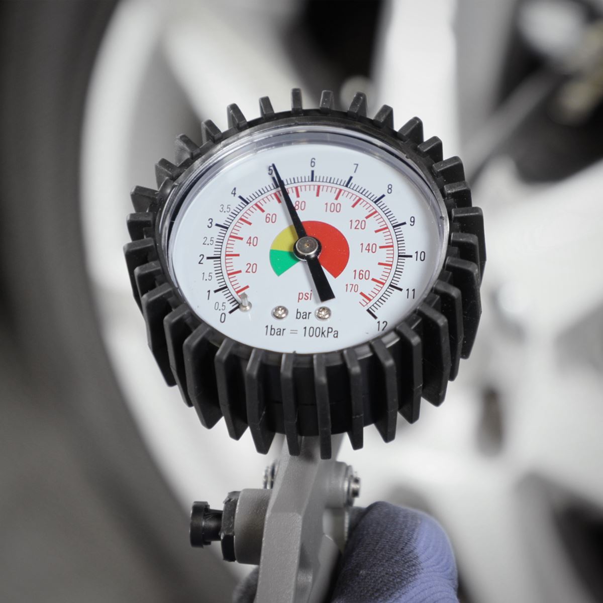 Sealey SA302 Tyre Inflator with Gauge Sealey