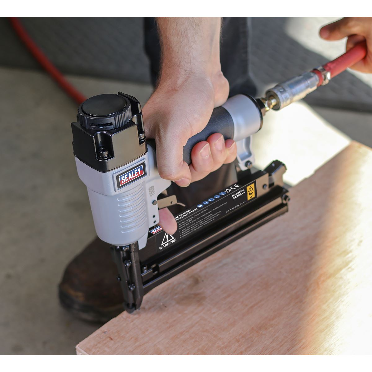 Sealey SA792 Air Nail/Staple Gun 10-50mm/10-40mm Capacity Sealey