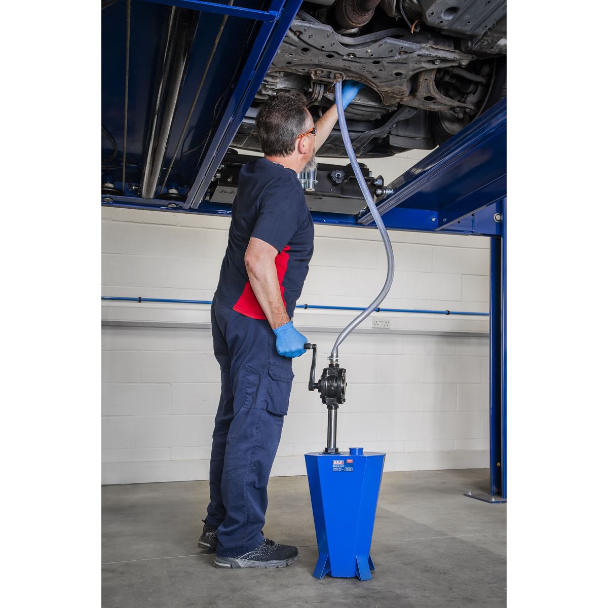 Sealey TP70 Gear Oil Pump with 10.5L Steel Reservoir Sealey