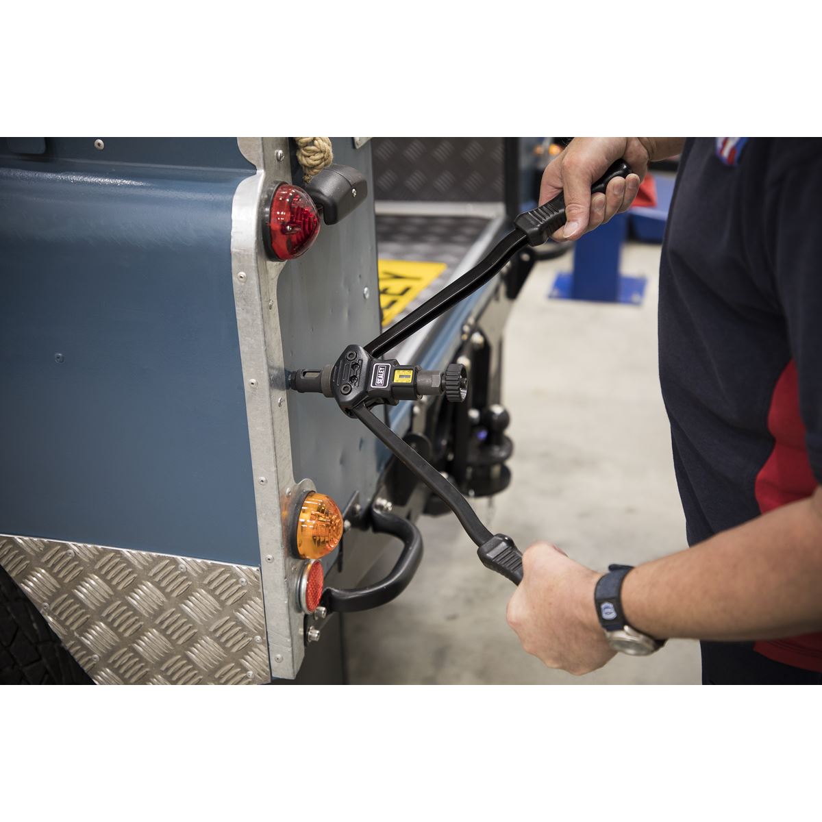 Sealey AK3985 Long-Arm Threaded Nut Riveter Sealey