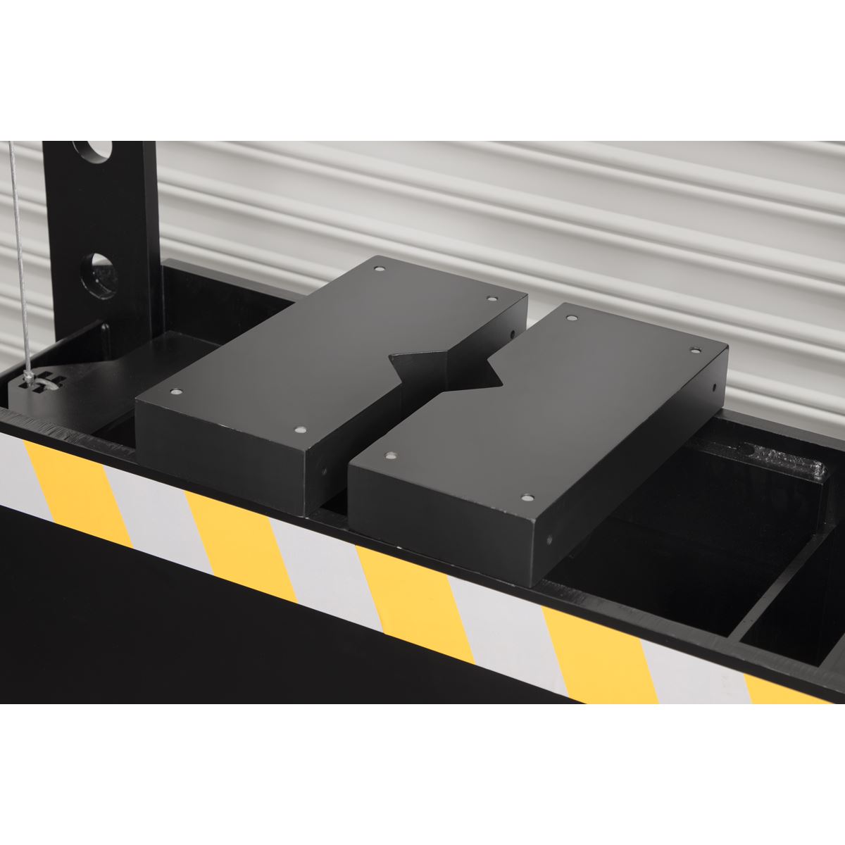 Sealey PPF100S Viking Floor Type Air/Hydraulic Press with Sliding Ram & Foot Pedal 100 Tonne Sealey