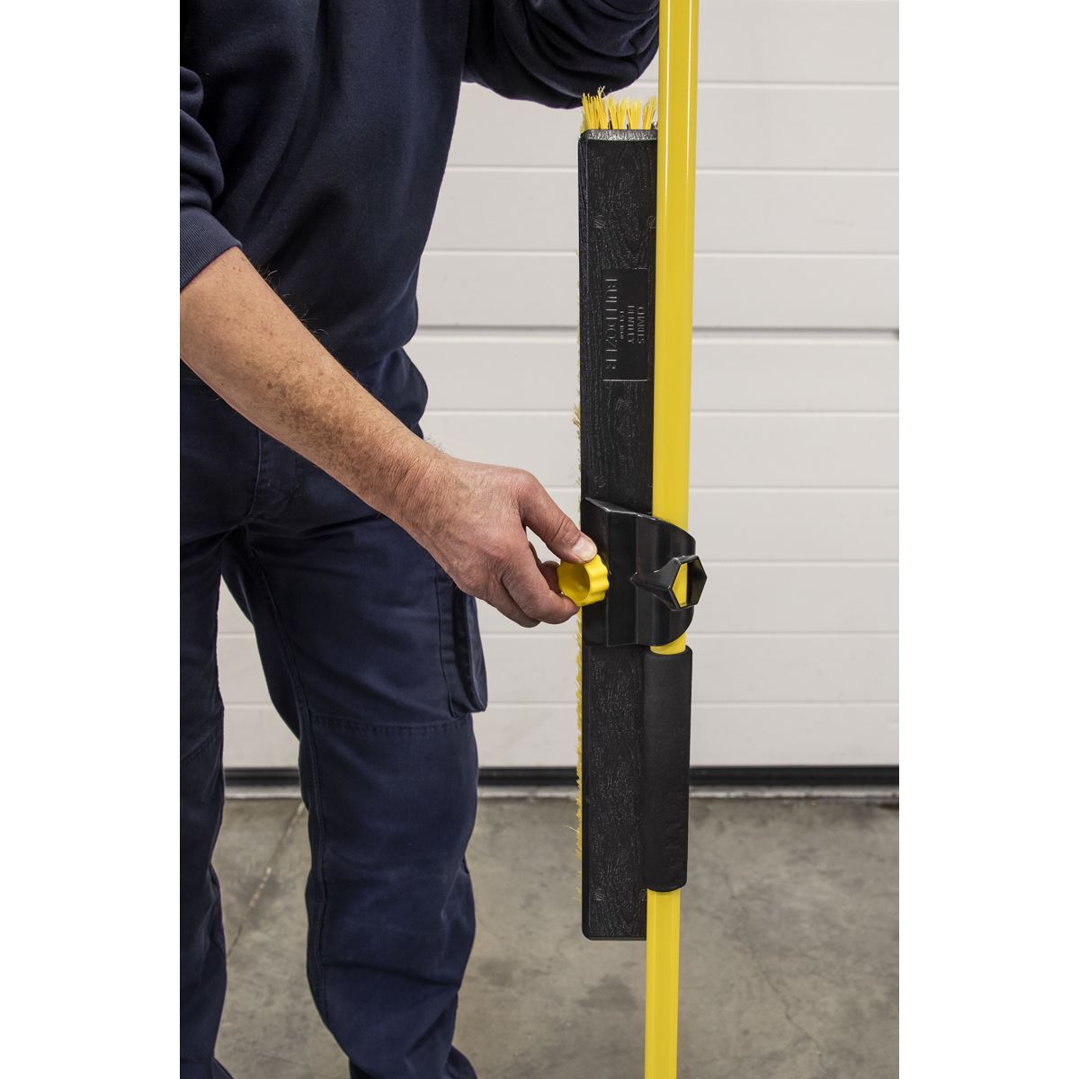 Sealey BM24HX Bulldozer Yard Broom 24"(600mm) Sealey