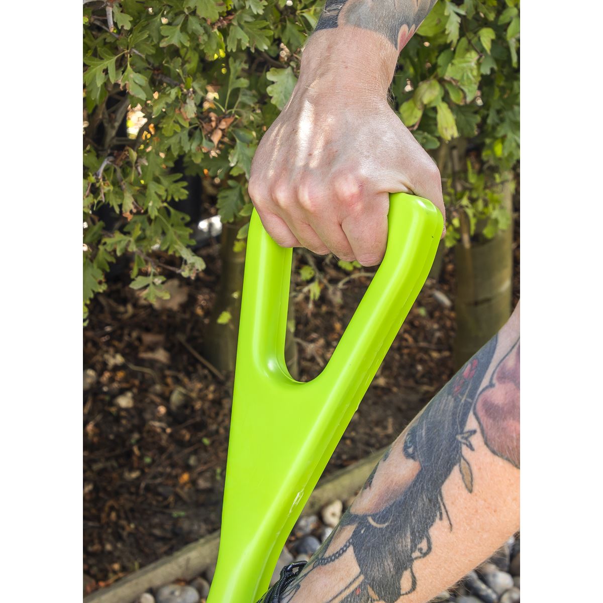 Sealey SS10 General-Purpose Polypropylene Shovel with 690mm Handle Sealey