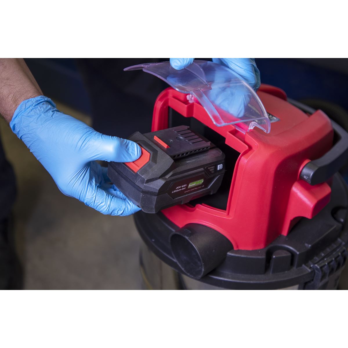 Sealey PC20VCOMBO4 Vacuum Cleaner 20L Wet & Dry Cordless 20V with 4Ah Battery & Charger Sealey