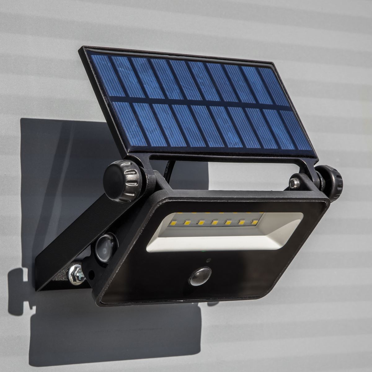 Sealey LED16S Extra-Slim Solar Floodlight with Wall Bracket 16W SMD LED Sealey