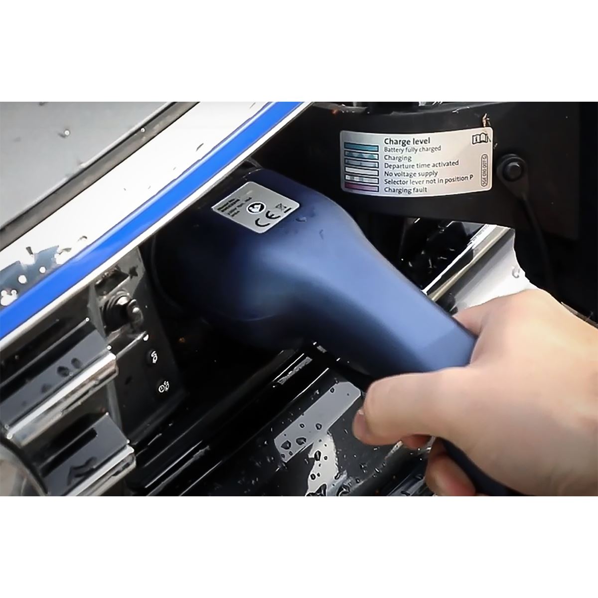 Sealey EVPC1 Portable EV Charger Type 1 to UK 10A (2.3KW) 5m Cable Sealey