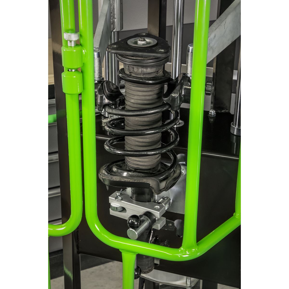 Sealey RE3000 Air Operated Coil Spring Compressor 3000kg Sealey