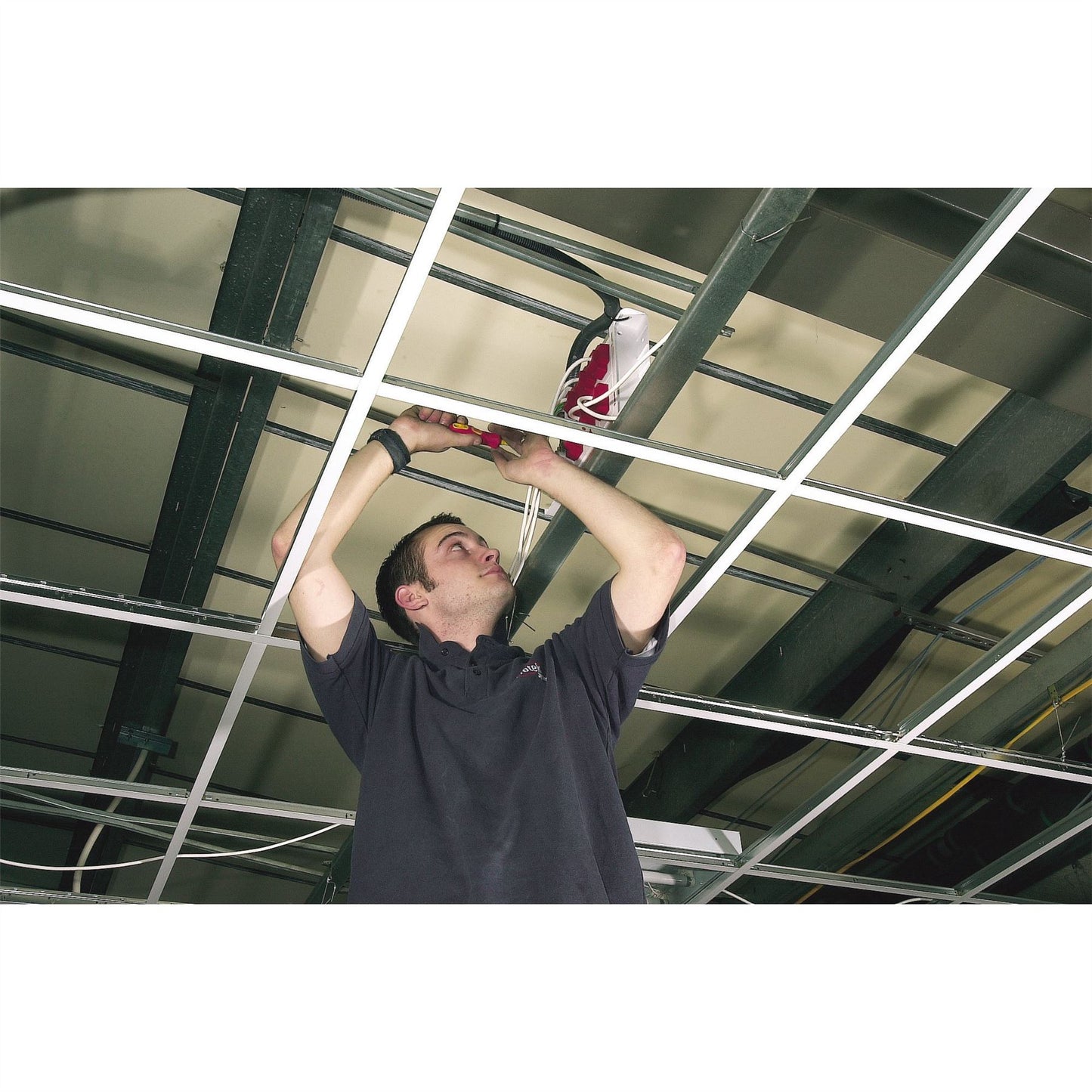 Draper 69223 VDE Approved Fully Insulated Cross Slot Screwdriver No.2 x 100mm Draper