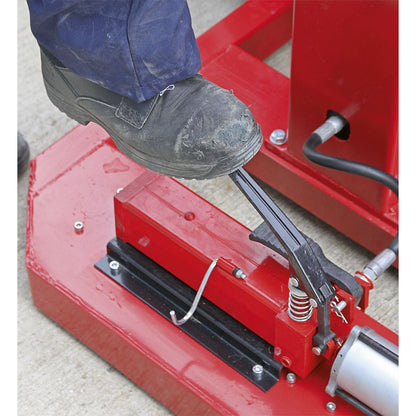 Sealey AVR1500FP Air/Hydraulic Vehicle Lift with Foot Pedal 1.5 Tonne Sealey