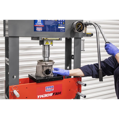 Sealey YK309FAH Premier Air/Hydraulic Floor Type Press with Foot Pedal 30 Tonne Sealey