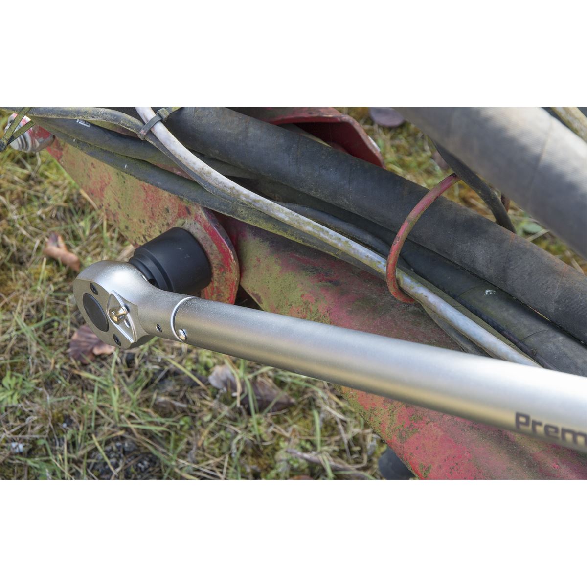 Sealey STW706 Torque Wrench Micrometer Style 3/4"Sq Drive 150-800Nm(111-590lb.ft) Sealey