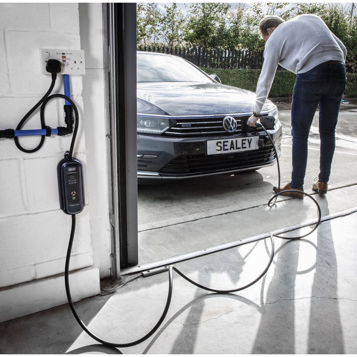 Sealey EVPC2 Portable EV Charger Type 2 to UK 10A (2.3KW) 5m Cable Sealey
