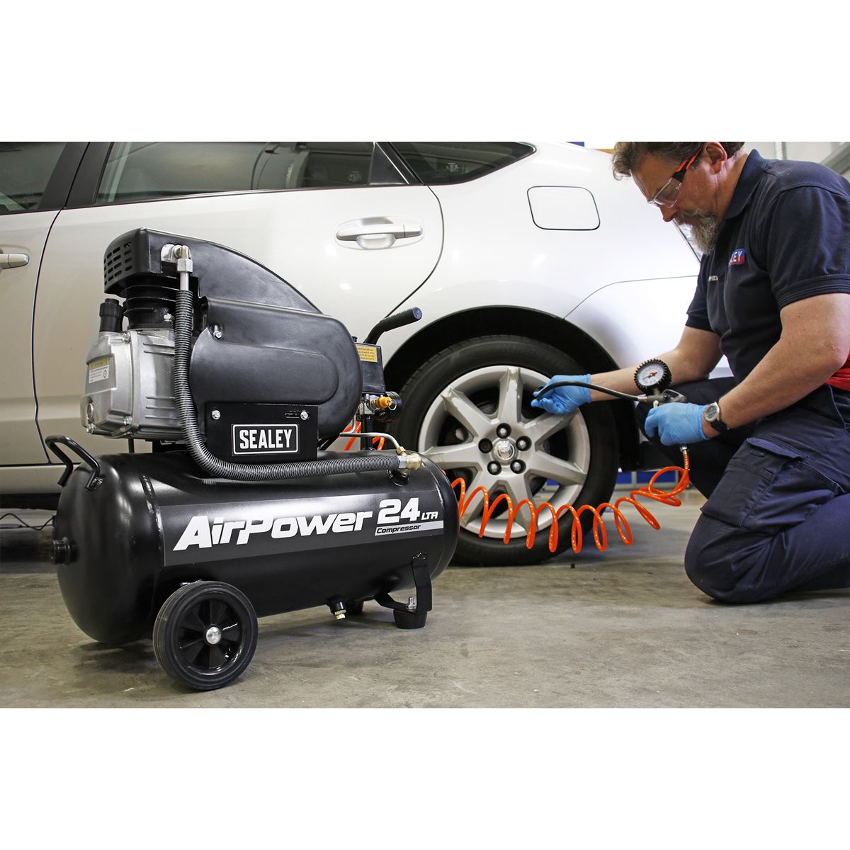 Sealey SAC2420A Air Compressor 24L Direct Drive 2hp Sealey