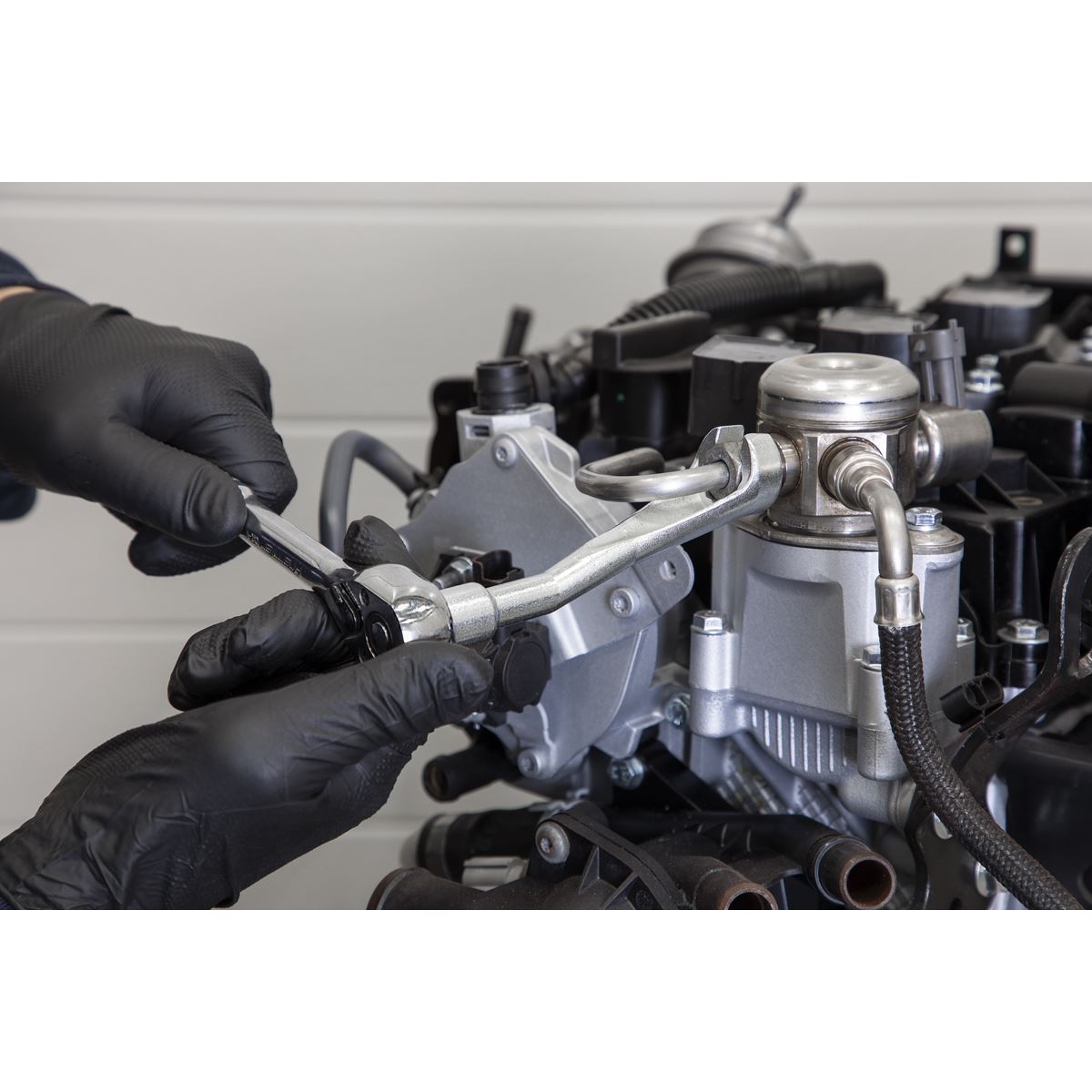 Sealey AK6900 Multi-point 3/8"Sq Drive Fuel Pipe Socket 17mm Sealey