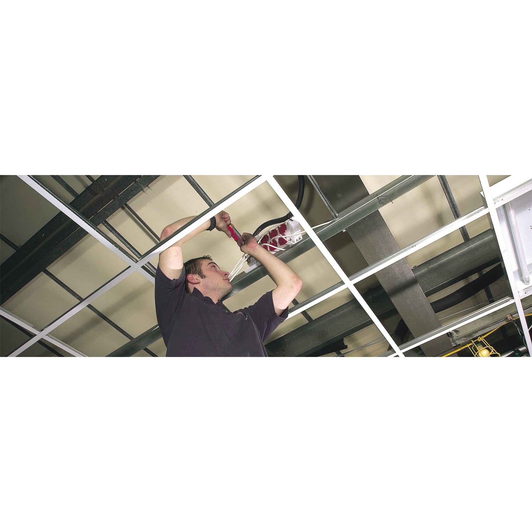 Draper 69223 VDE Approved Fully Insulated Cross Slot Screwdriver No.2 x 100mm Draper