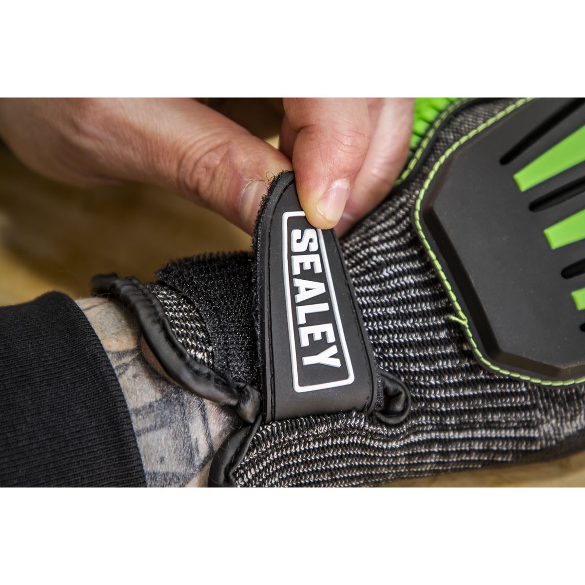 Sealey SSP39L Cut & Impact Resistant Gloves - Large - Pair Sealey