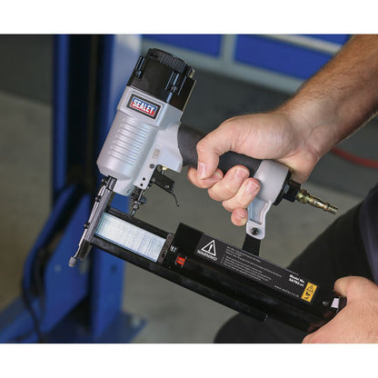 Sealey SA792 Air Nail/Staple Gun 10-50mm/10-40mm Capacity Sealey