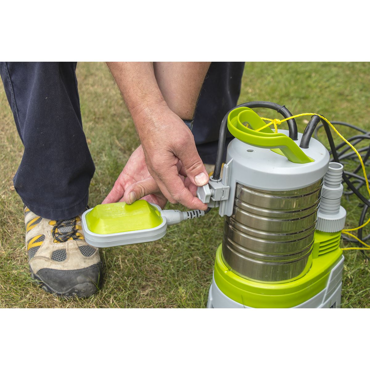 Sealey WPS225P Submersible Stainless Water Pump Automatic Dirty Water 225L/min 230V Sealey